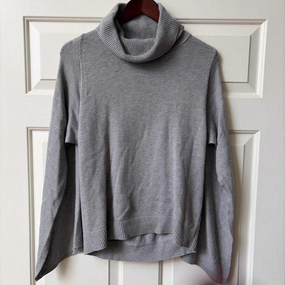 Banana Republic Poncho Turtleneck Cape Sweater‎ Medium Wool Classic Gray Small